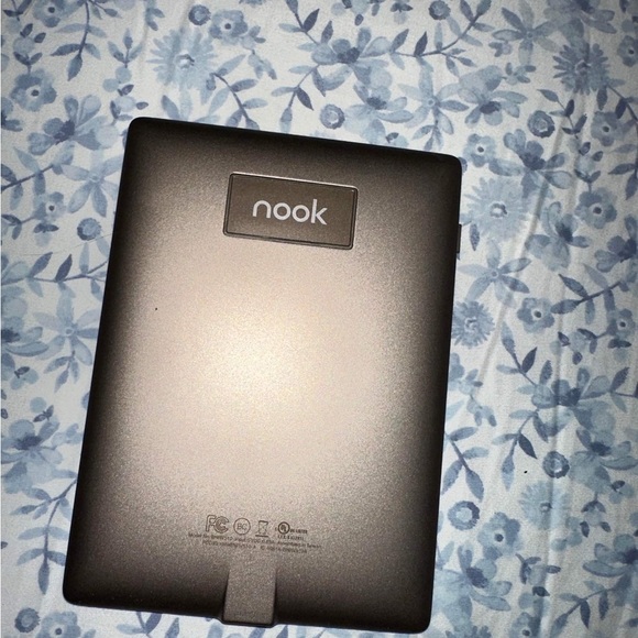 nook glowlight plus - Picture 2 of 5